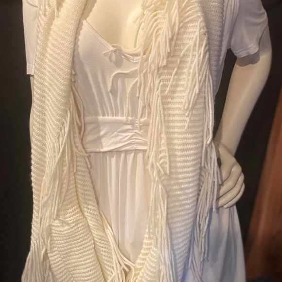 ***BUNDLE****- (5) ladies scarves 🧣 - Picture 8 of 16